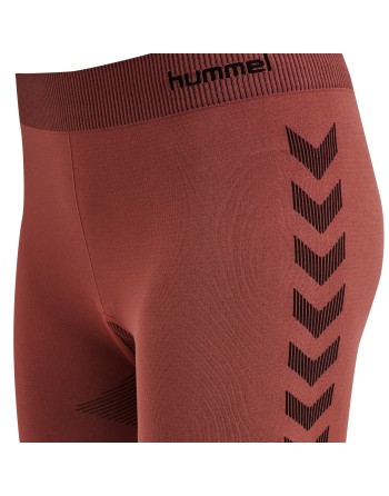 HUMMEL FIRST SEAMLESS TR SHT TIGH W / Nahtlose Verarbeitung und körperbetontes Design