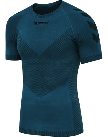 HUMMEL FIRST SEAMLESS JERSEY S/S / Nahtlose Verarbeitung und körperbetontes Design