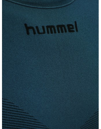 HUMMEL FIRST SEAMLESS JERSEY S/S / Nahtlose Verarbeitung und körperbetontes Design