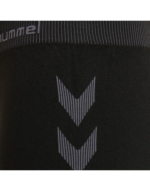 HUMMEL FIRST SEAMLESS TIGHTS KIDS / Nahtlose Verarbeitung und körperbetontes Design HUMMEL FIRST SEAMLESS TIGHTS KIDS / Nahtlose Verarbeitung und körperbetontes Design