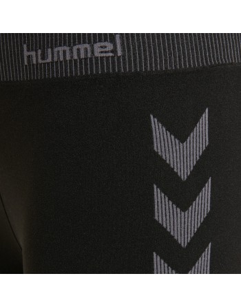 HUMMEL FIRST SEAMLESS SHORTTIGHTS K / Nahtlose Verarbeitung und körperbetontes Design