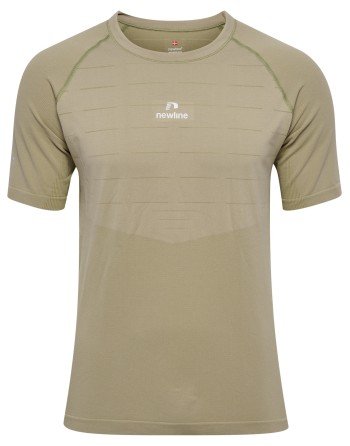 nwlPACE SEAMLESS TEE